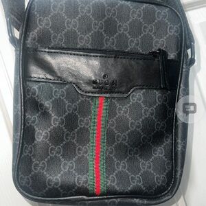 Gucci Black and Green Signature Messenger Bag